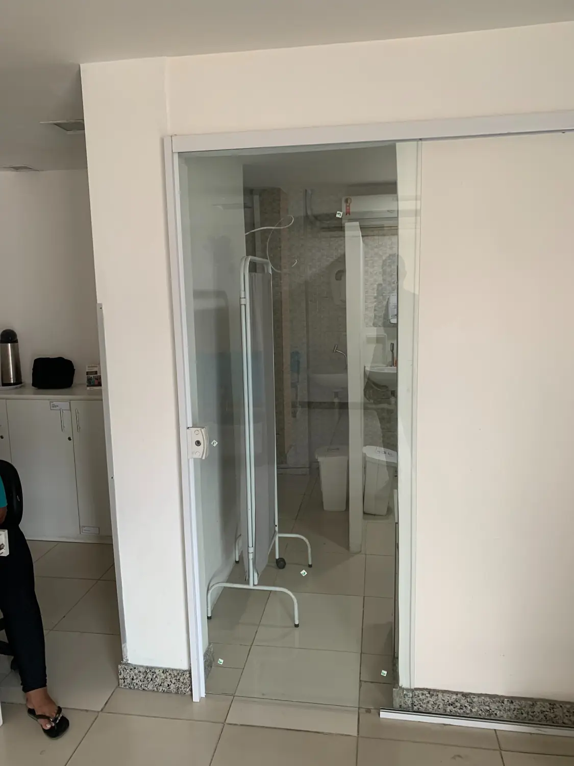 Porta de vidro para consultório em Maceió